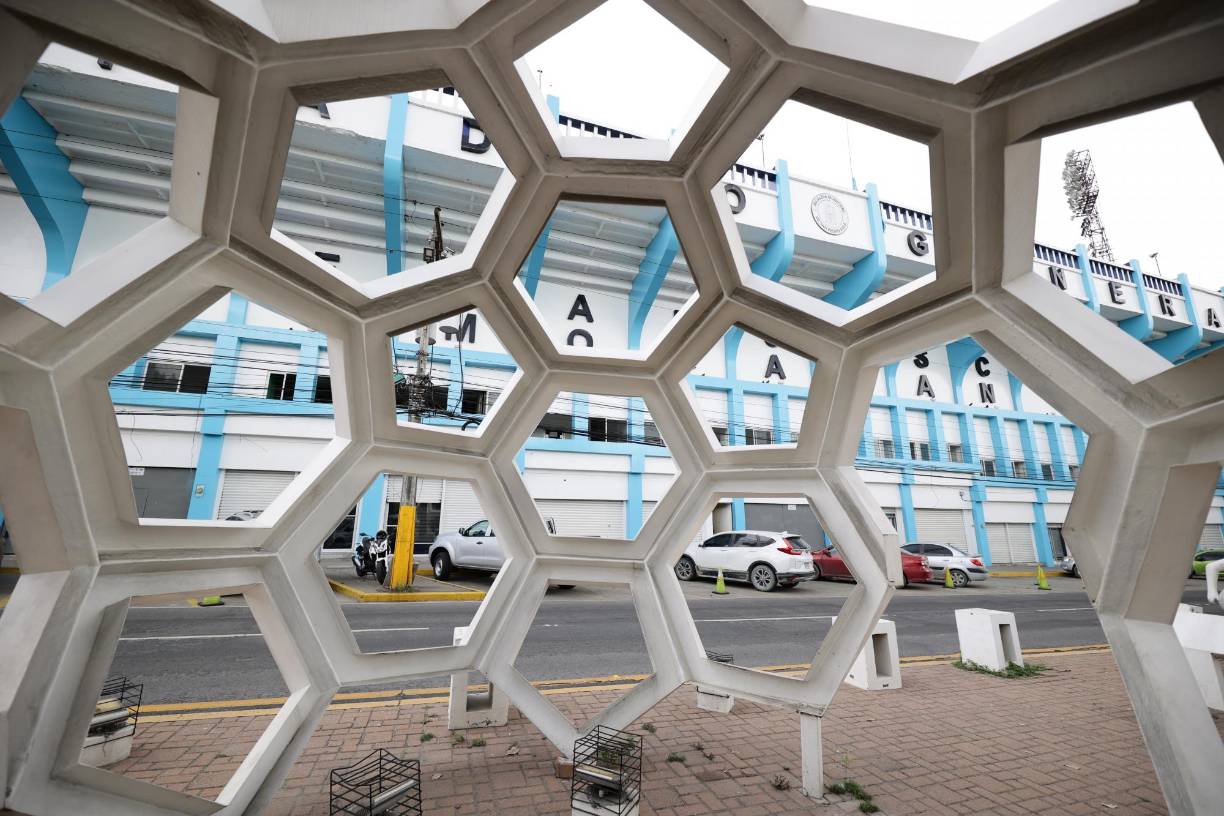 “Mientras vayan pasando los días seguro aumentará, así esto. Tenemos aprovechar porque otras veces hemos tenido grandes pérdidas”, afirma uno de los vendedores.