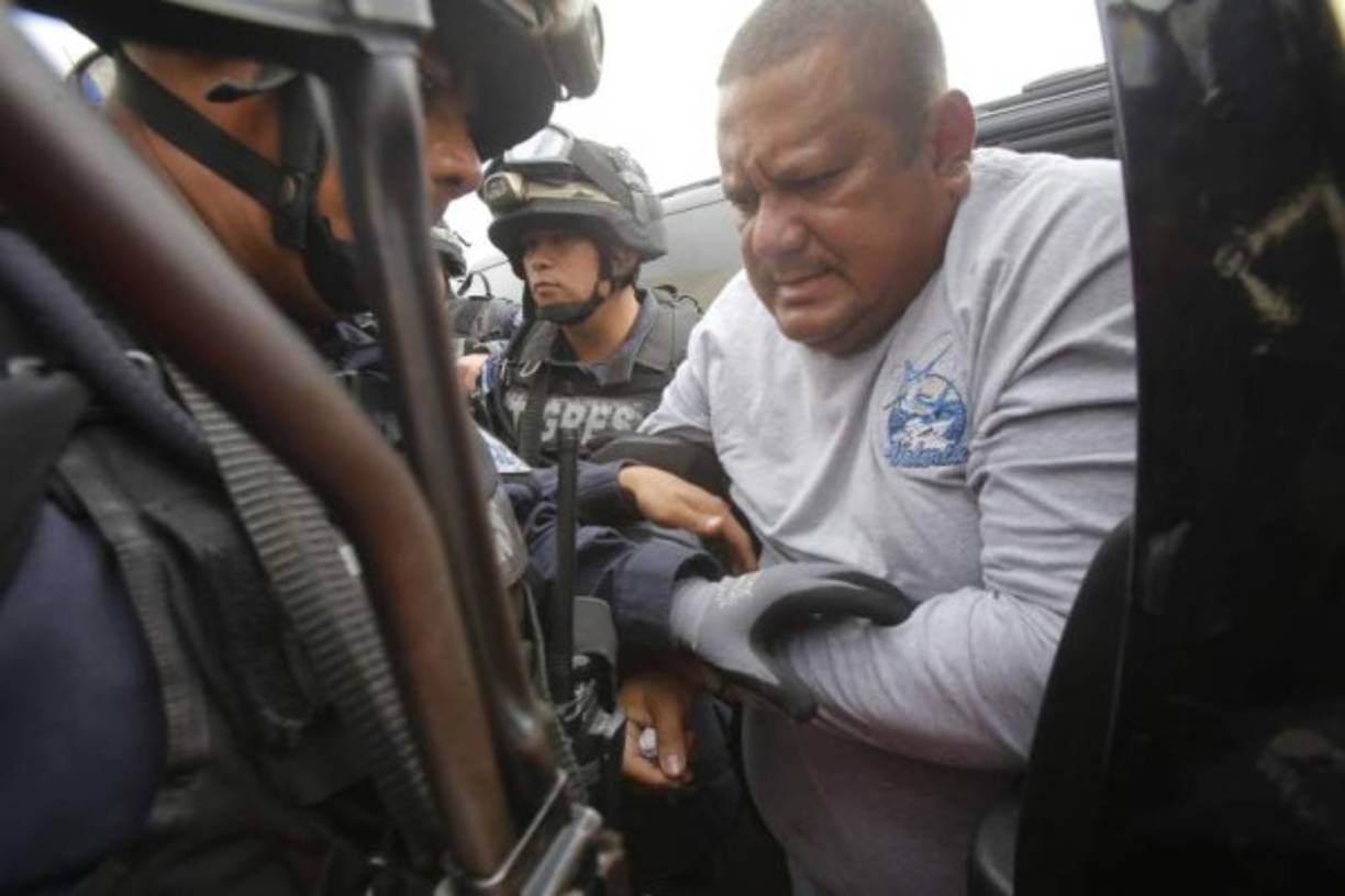 JUAN CARLOS ARBIZÚ. Juan Carlos Arbizú fue detenido el domingo 7 de febrero cuando salía de su vivienda en la residencial Villas Mabel de San Pedro Sula tras un seguimiento por parte de las autoriadades policiales. Alias 'Lanchita' era especialista en coordinar las llegadas de avionetas y lanchas desde Colombia, según las investigaciones.