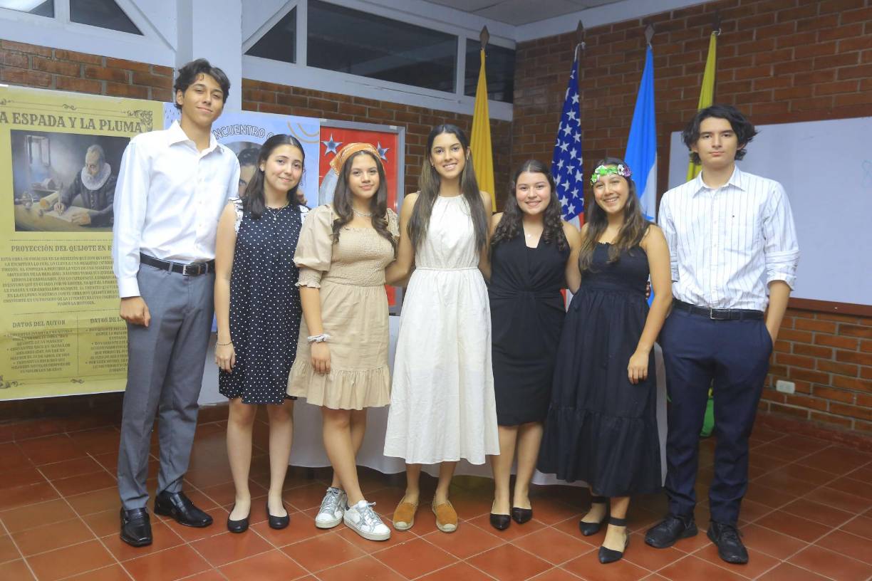 Jorge Ramírez, Jimena Chávez, Victoria Pérez, Andrea Molina, Melissa Torres, Isabella Contreras y Mario Handal.