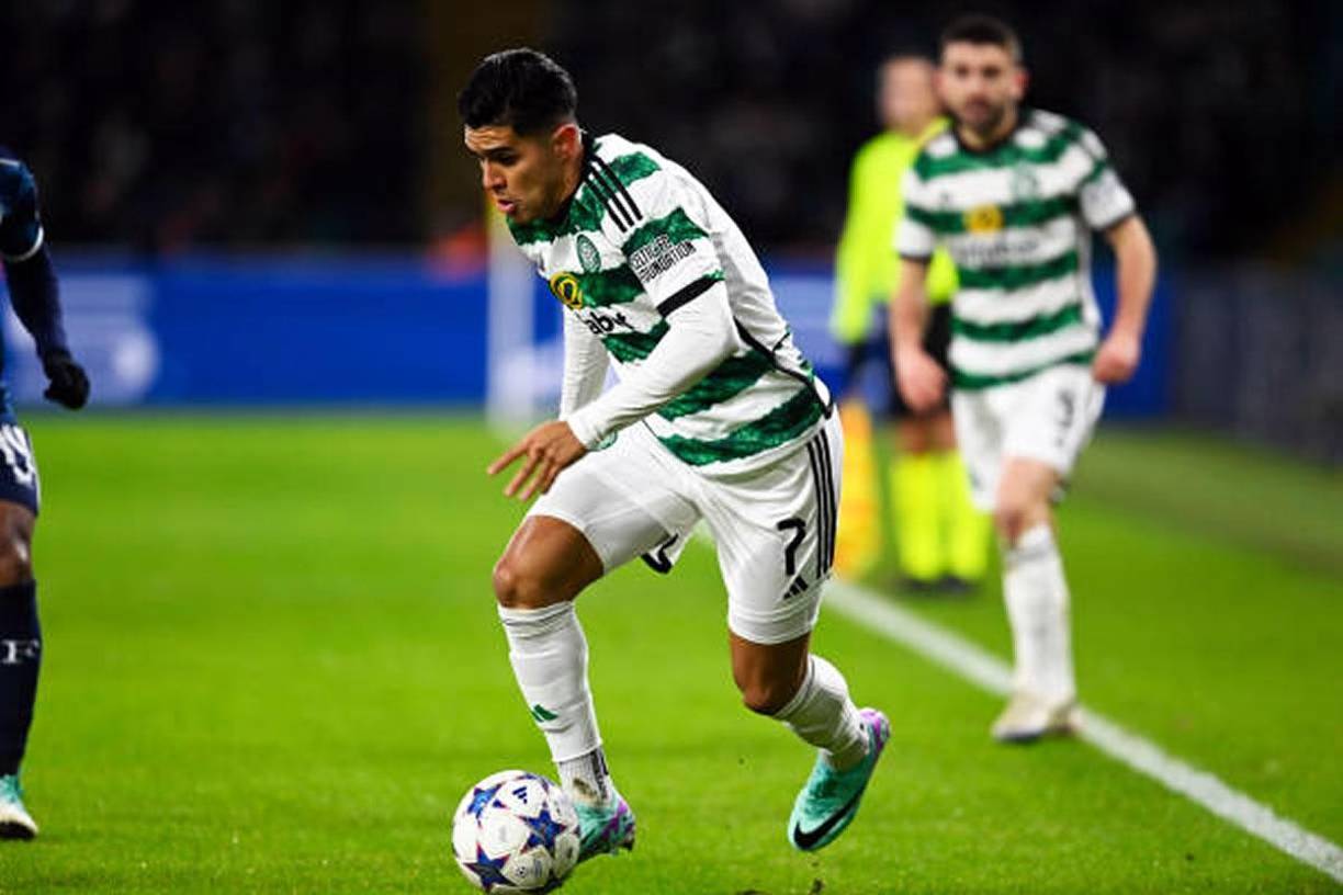 ‘El Bicho’ Palma fue protagonista en el partido que el Celtic le ganó al Feyenoord en Escocia.