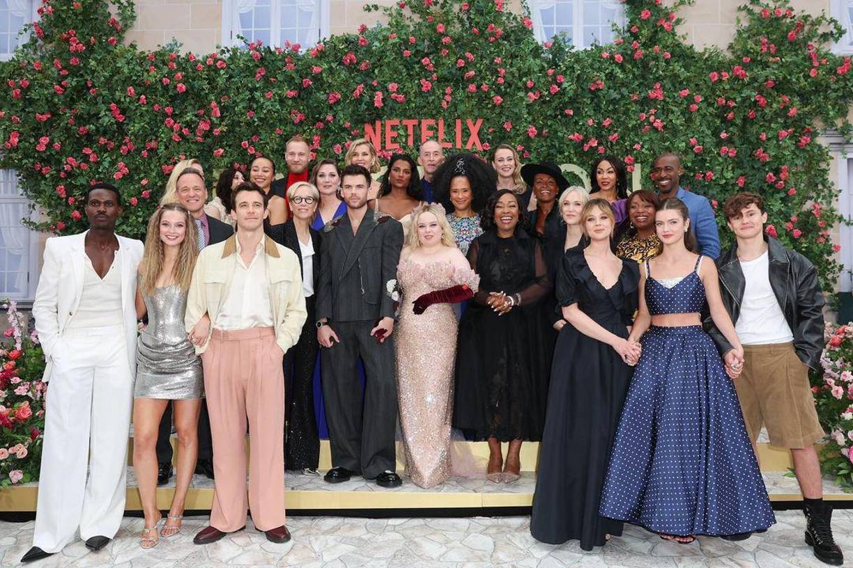 Las tres temporadas se encuentran actualmente entre los 10 títulos de televisión en inglés más vistos en la plataforma. Solo la temporada tres ha acumulado más de 103 millones de vistas hasta la fecha a pesar de estar disponible solo durante unos meses.