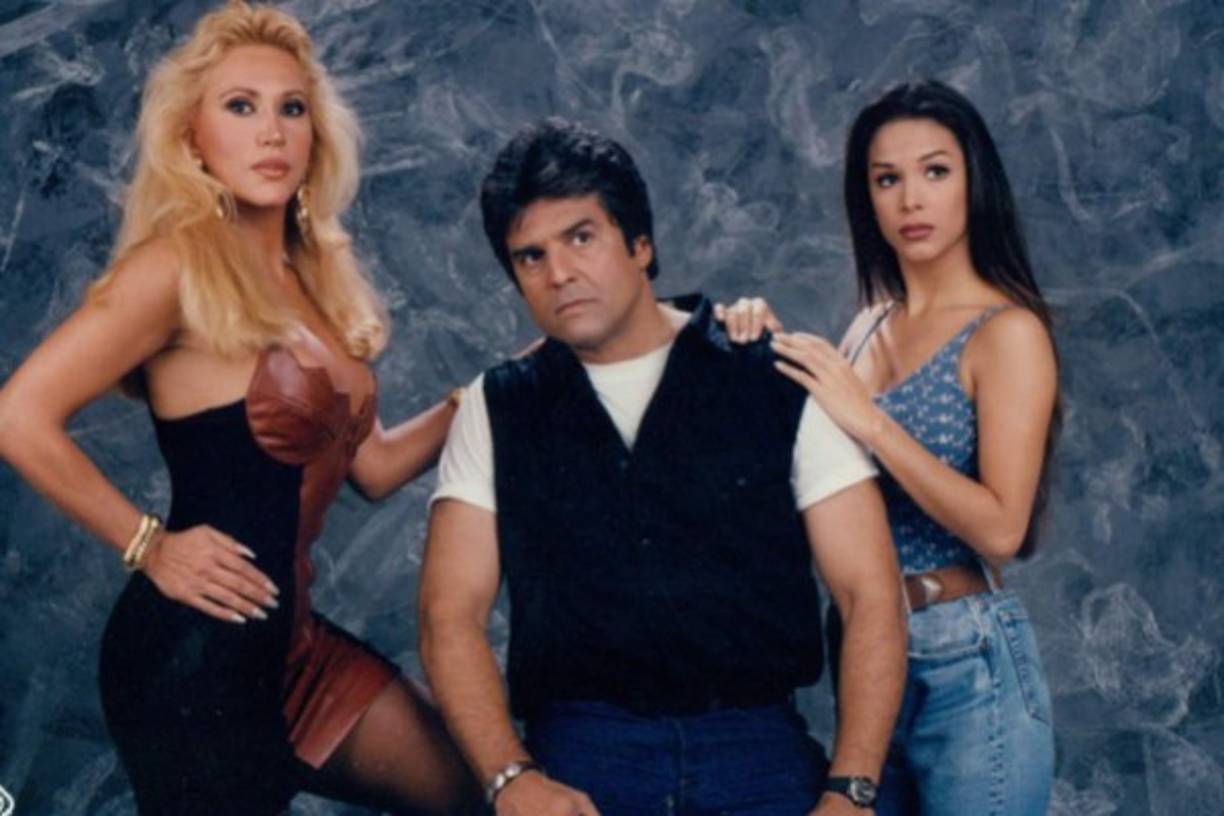 El éxito en la pantalla chica llegó en 1993 al protagonizar el papel de Tania en la novela 'Dos mujeres, un camino' al lado de Erik Estrada y Laura León. Esta telenovela se convirtió en un fenómeno en México y varios países de América Latina.