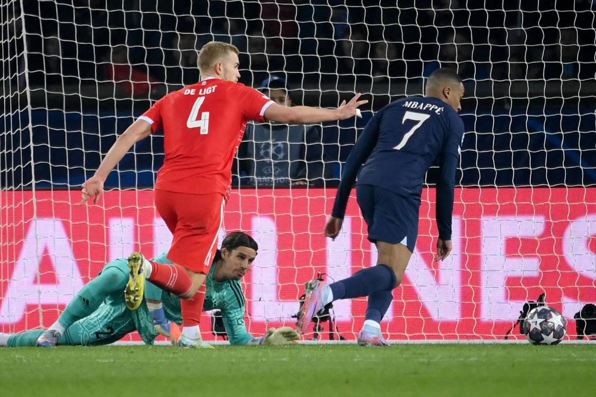 En esta jugada sí logró marcar Mbappé, pero lo hizo en posición adelantada. Fue anulado el gol.