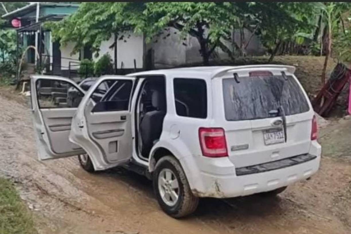 El vehículo, que utilizaron durante el crimen, fue decomisado en el sector Lomas del Carmen, reveló la Policía. 