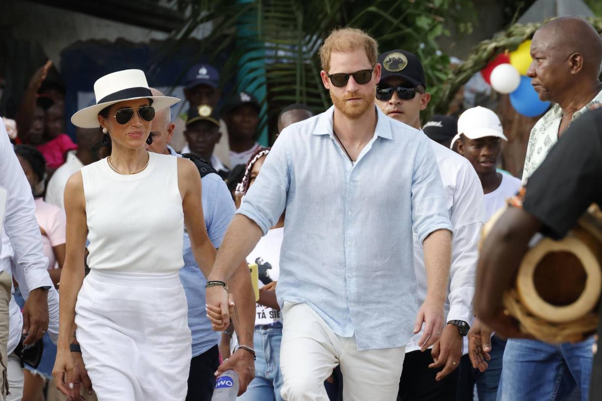  Los duques de Sussex, el príncipe Harry y Meghan, cierran este domingo una visita de cuatro días a Colombia, centrada en la niñez y las tecnologías para impulsar la educación y la lucha contra el ciberacoso, con un recorrido en la ciudad de Cali.