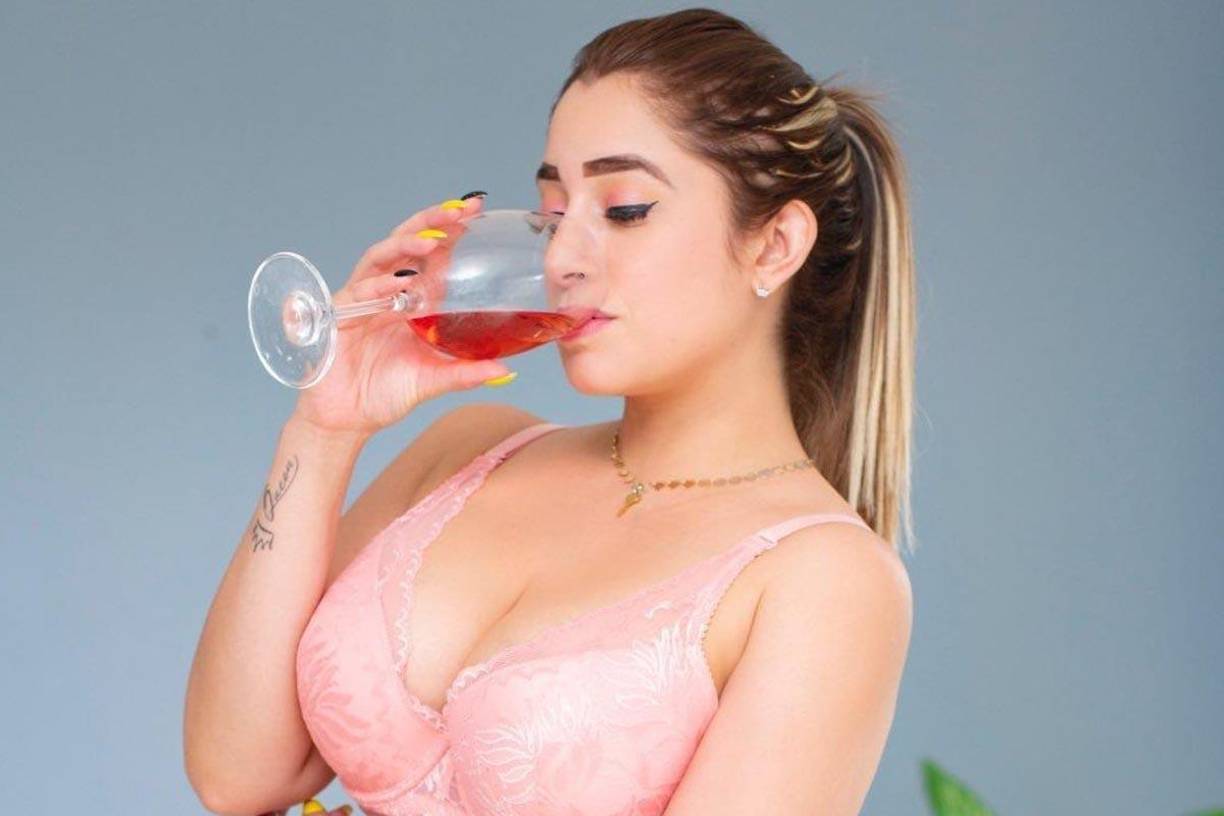 Ella como Fernanda Gutiérrez Landinez, de 30 años, quien tiene heridas de bala y está en una clínica en recuperación.