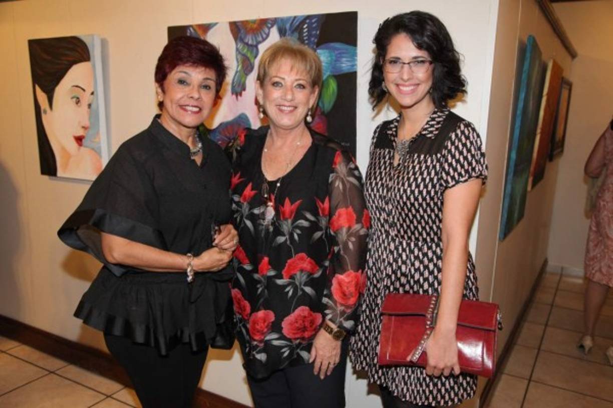 Laura Abufele, Patricia Pineda y Alejandra Vaquero.