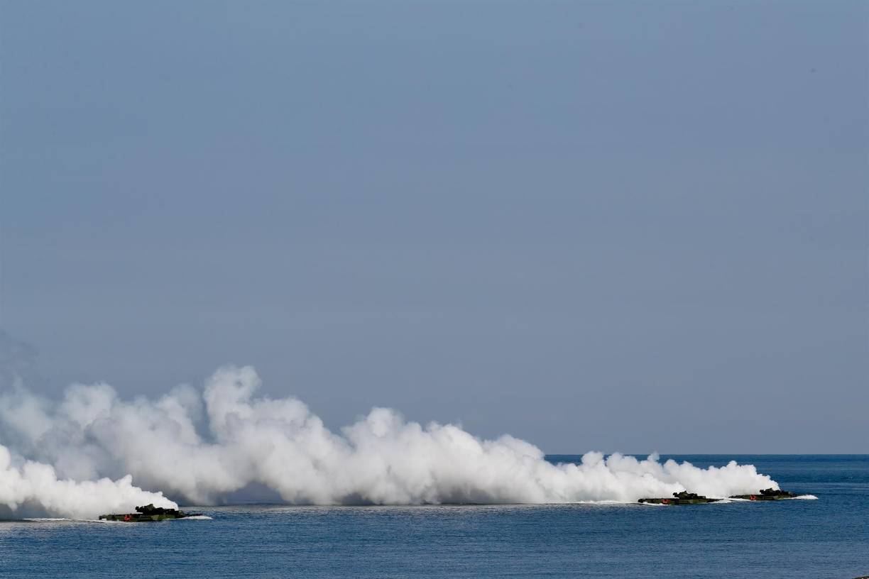 Taiwán también realizó maniobras militares para preparar su defensa de la isla en caso de un ataque de China.