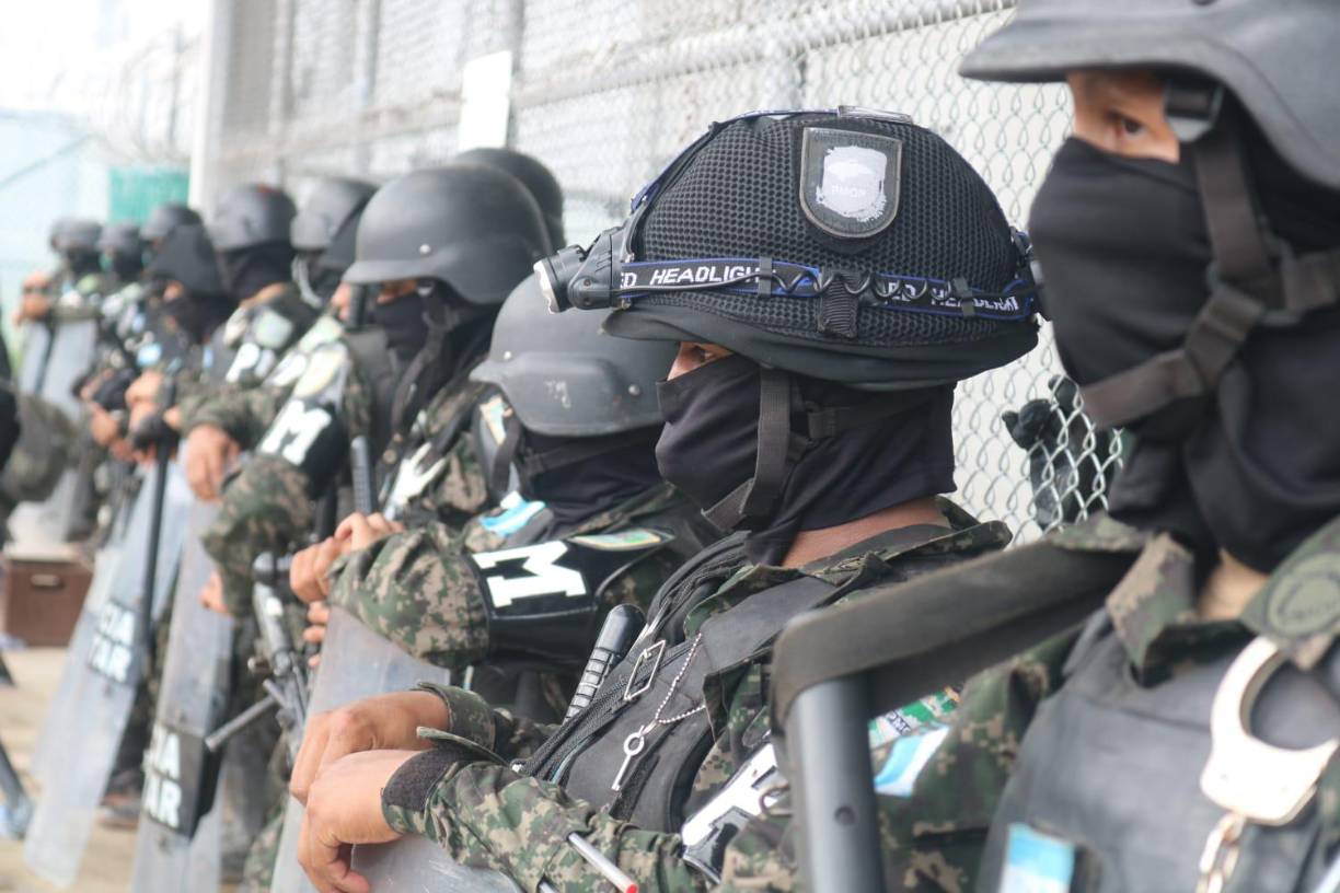 Fusiles de guerra tenían mareros en cárcel de La Tolva