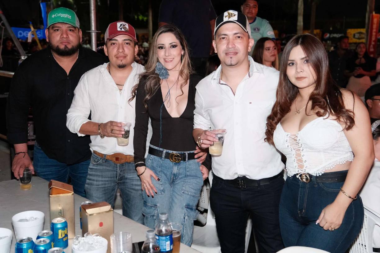 Eliú Miranda, Henry Cortés, Laura Fajardo, Juan Soriano y Nicole Guzmán