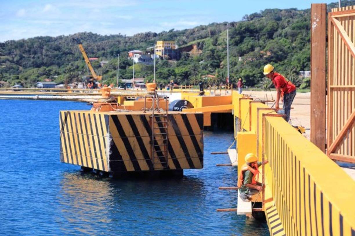 “El movimiento y fortalecimiento económico que esto deja es bastante significativo. Esto será un gran paso en materia de turismo. El muelle será una infraestructura bastante importante”, puntualizó.