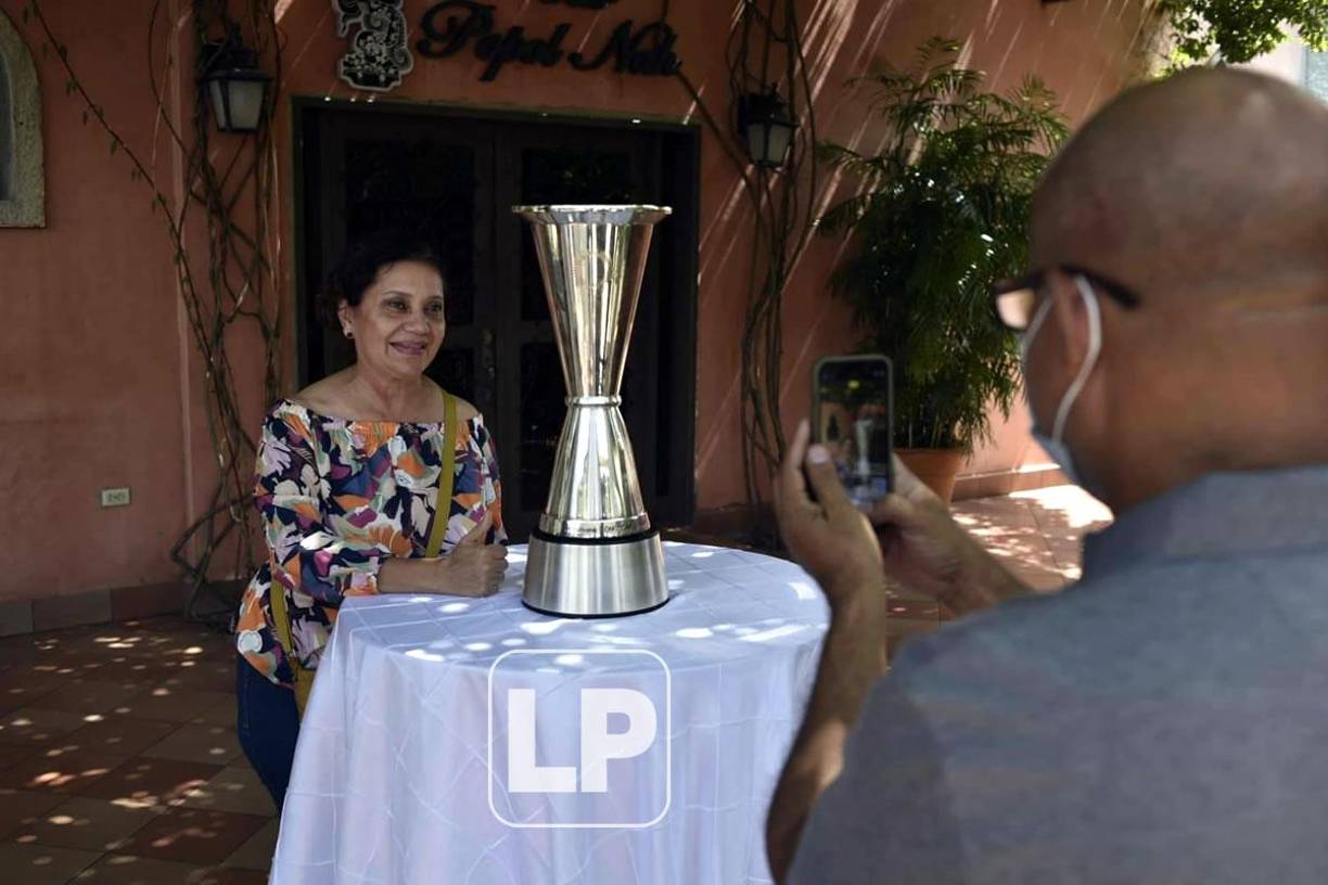 Algarabía por Olimpia y la copa de campeón de Liga Concacaf en San Pedro Sula
