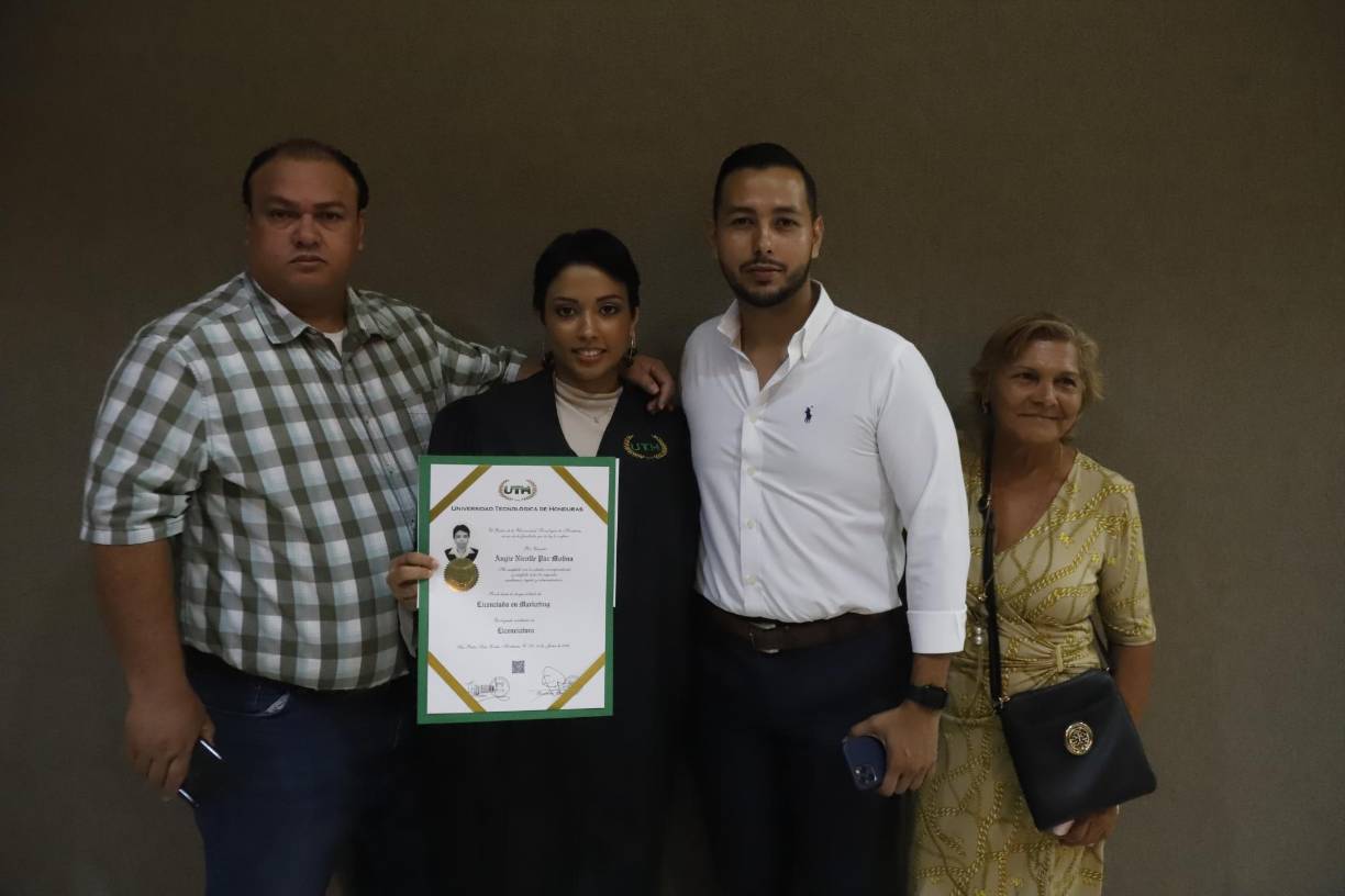 Iván Paz, Angie Paz, Eduardo Gómez y Clemencia Ortíz