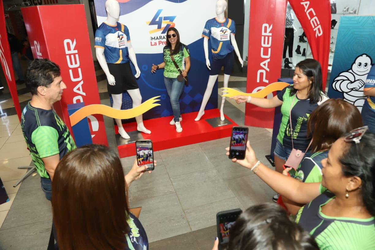 La compeetencia consta de 16 categorías en total, cada una con su respectivo recorrido por las calles sampedranas.