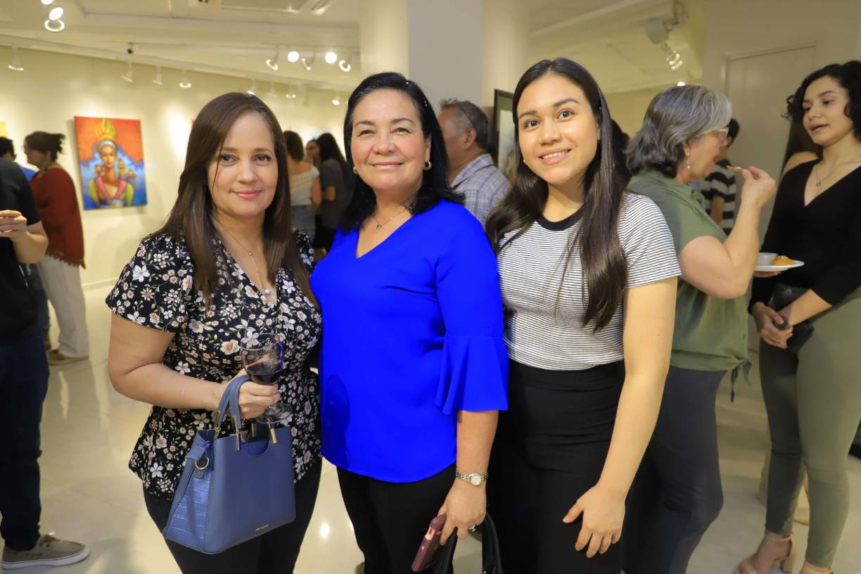 Scarleth Valle, Mirna Limas y Mirna Claros