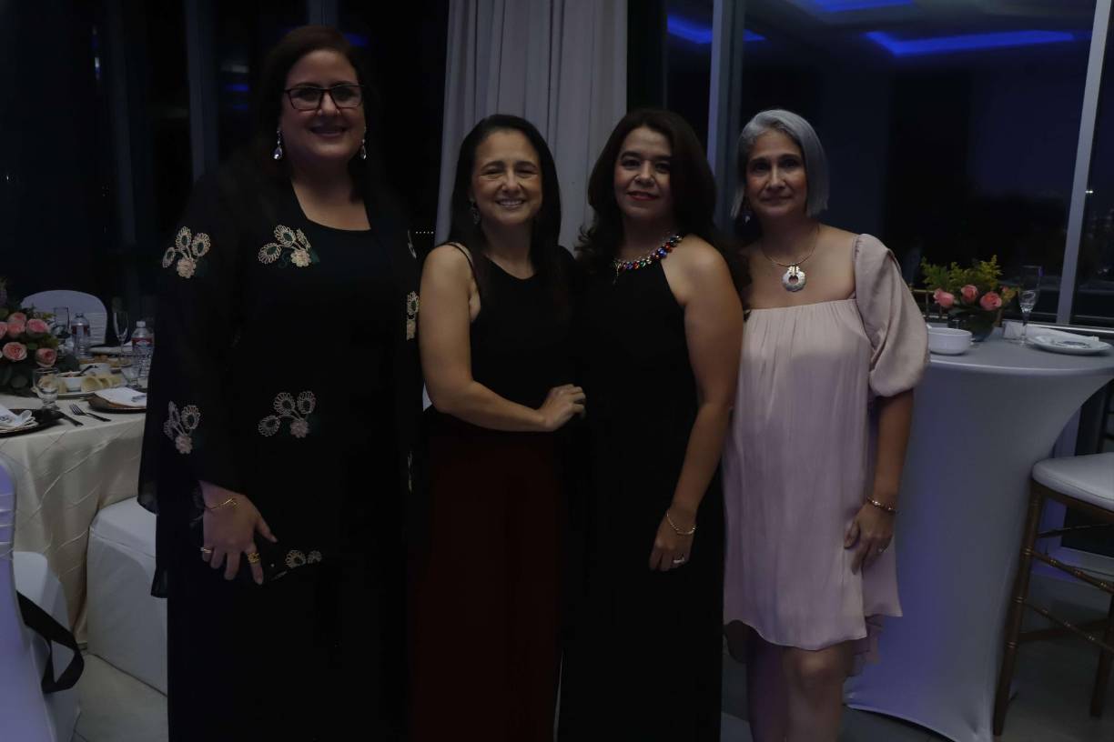 Leyla Larach, Magdalena Rodríguez, Glory Sánchez y Yara Fúnes