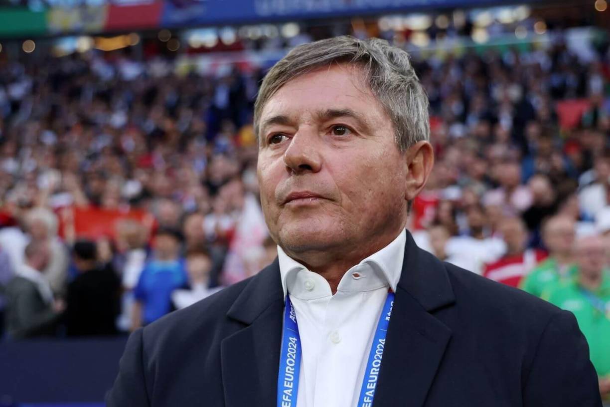 Dragan Stojkovic - El entrenador serbio dirige a la Selección de Serbia con un salario de 1.4 millones de euros.