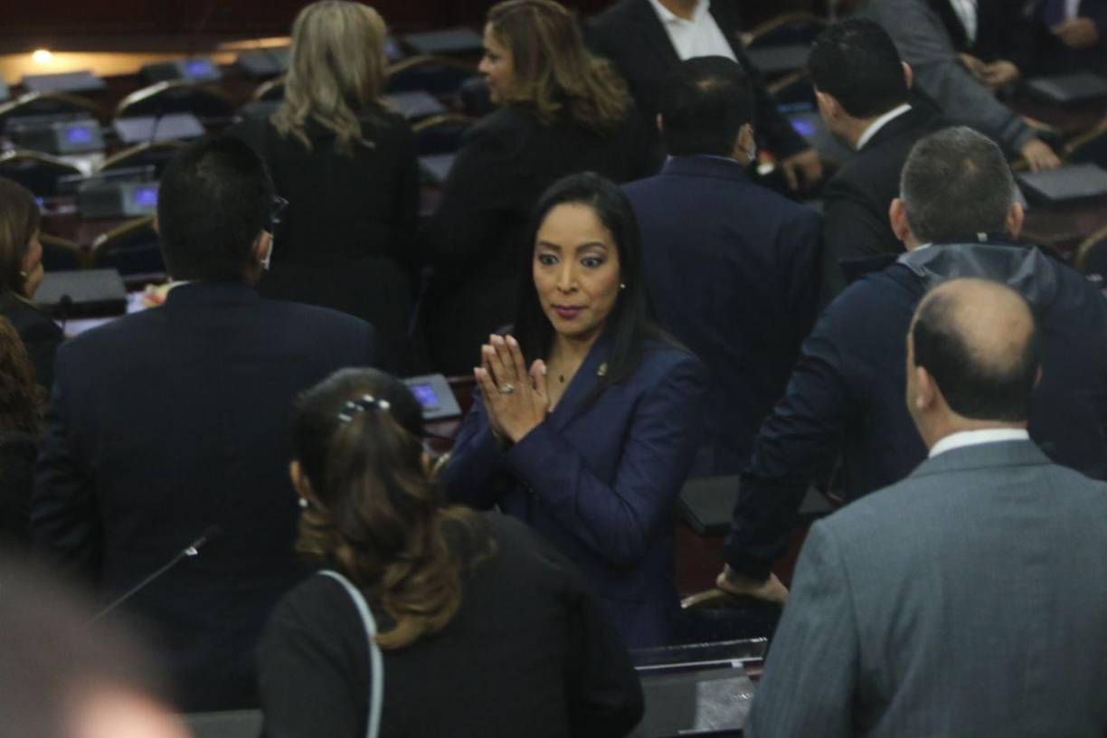 La congresista Lissi Cano, una de las más beligerantes del Partido Nacional, fue captada por el lente de LA PRENSA, previo a la instalación de la segunda legislatura. 