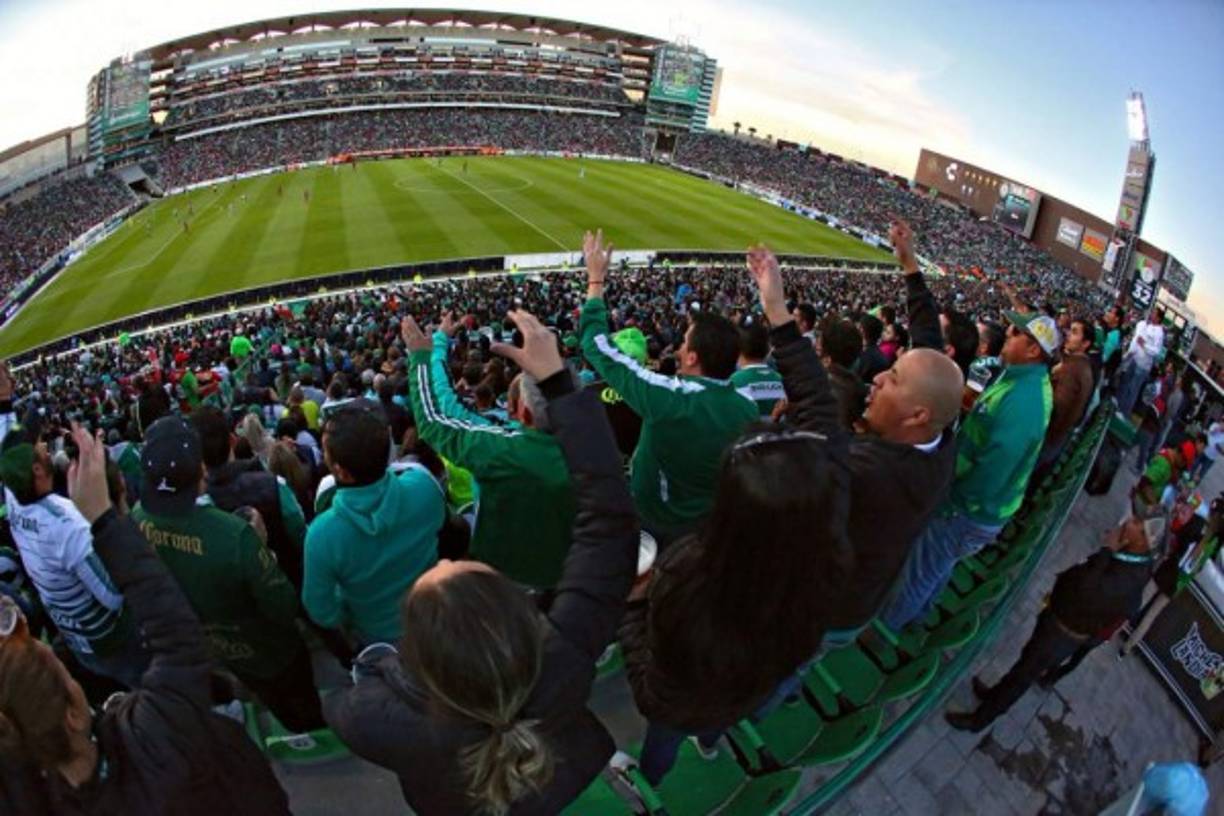 La afición del Santos Laguna se caracteriza por siempre apoyar a su equipo y este miércoles ante Marathón no será la excepción. El estadio Corona será testigo de la batalla entre laguneros y verdolagas.