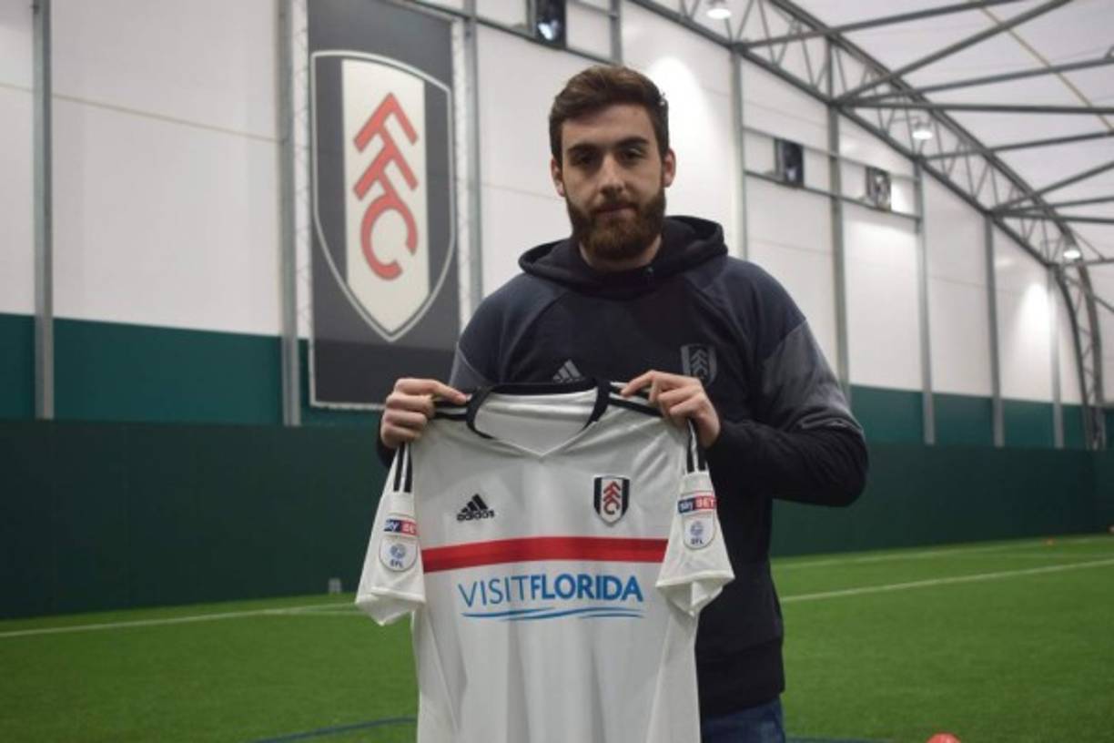 El Fulham obtiene la cesión del mediocentro griego Thanos Petsos, del Werder Bremen, hasta final de temporada.