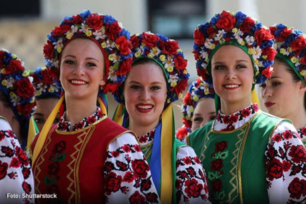 En el este de Europa, la cultura ha motivado a las mujeres a conservar los valores familiares y querer preservarse como damas que esperan caballeros gentiles, como dicta la tradición de antaño.