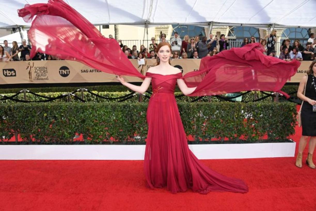 Esta noche el Gremio de Actores de la Pantalla de Estados Unidos reconoce a los mejores intérpretes a través de los SAG Awards. La actriz Annalise Basso ha sido una de las primeras en llegar a la alfombra.