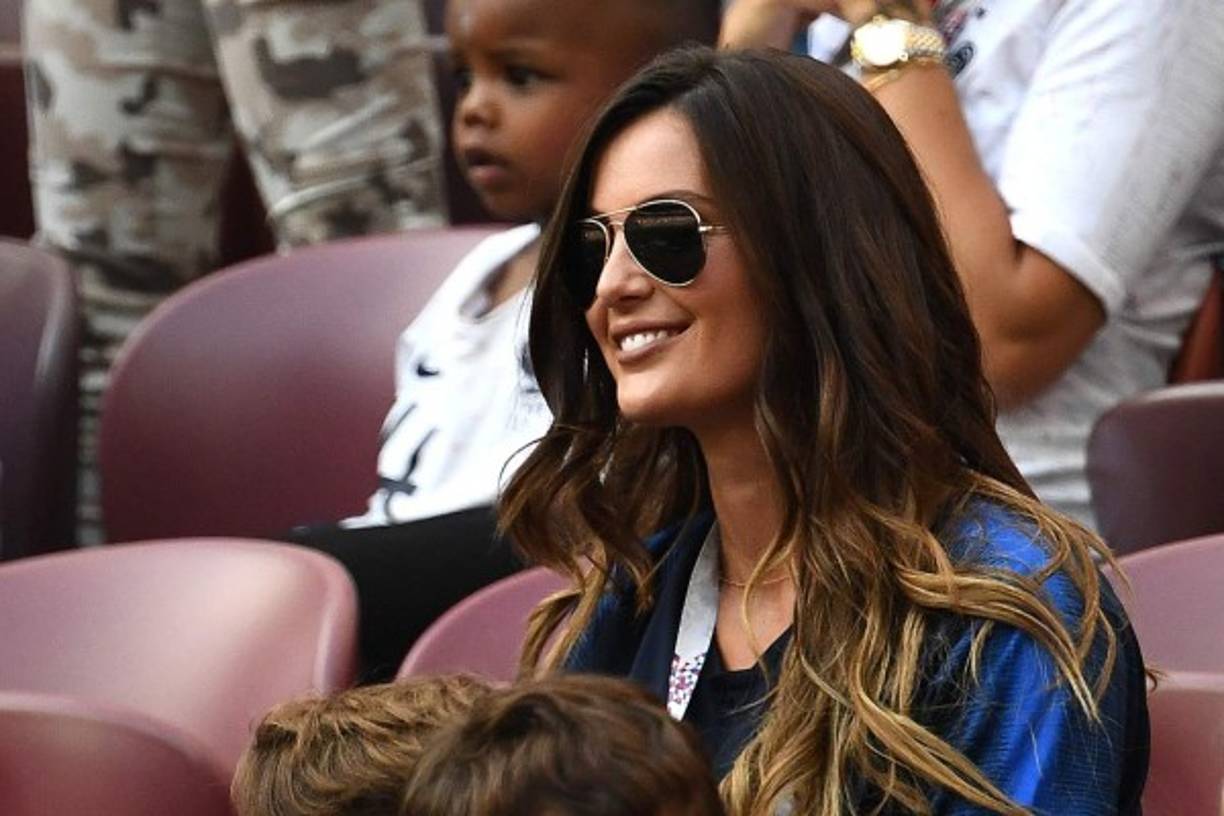 La esposa del portero francés Hugo Lloris fue otra de las chicas que se hizo presente.<br/>