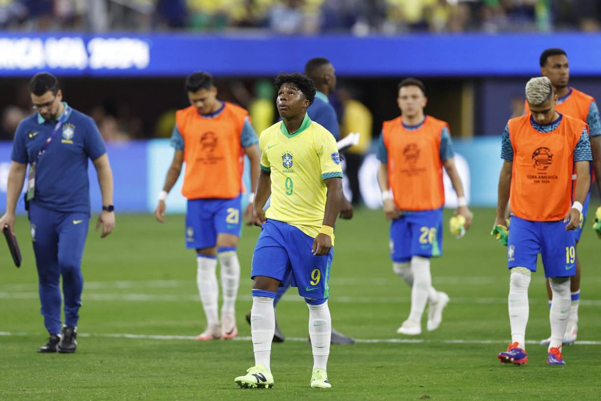 La Canarinha es una de las favoritas a estar en el podio de la competencia continental, pero tuvo un debut amargo este lunes.