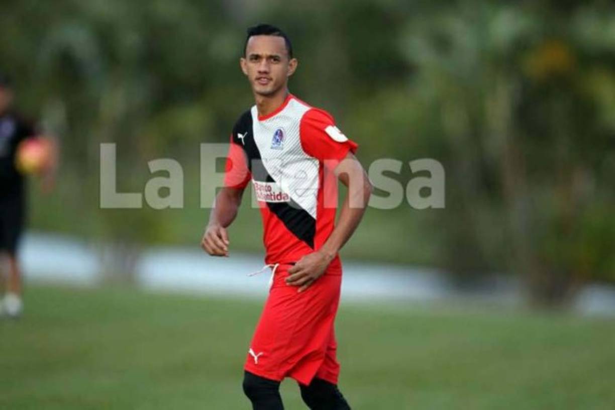 Diego Reyes: El delantero interesa al Juticalpa FC y lo estaría pidiendo a préstamo al Olimpia, el club dueño de su ficha.