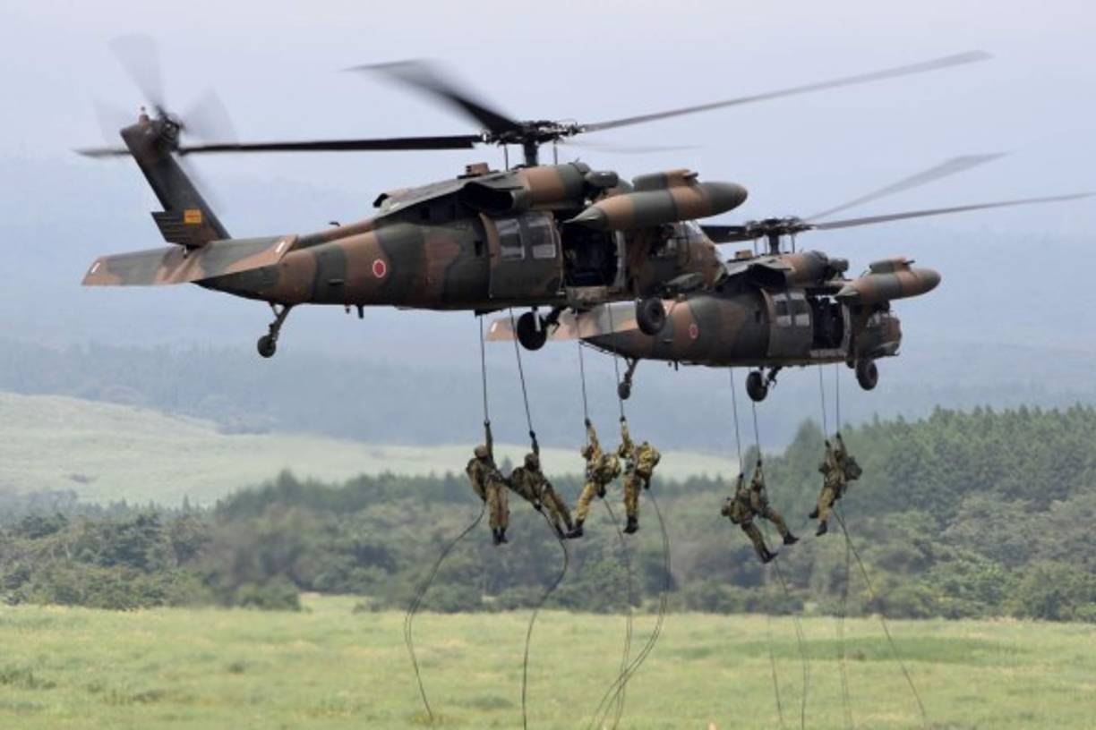El Ejército nipón también ha redoblado sus maniobras militares tras el lanzamiento de un misil norcoreano que sobrevoló su territorio el pasado lunes.