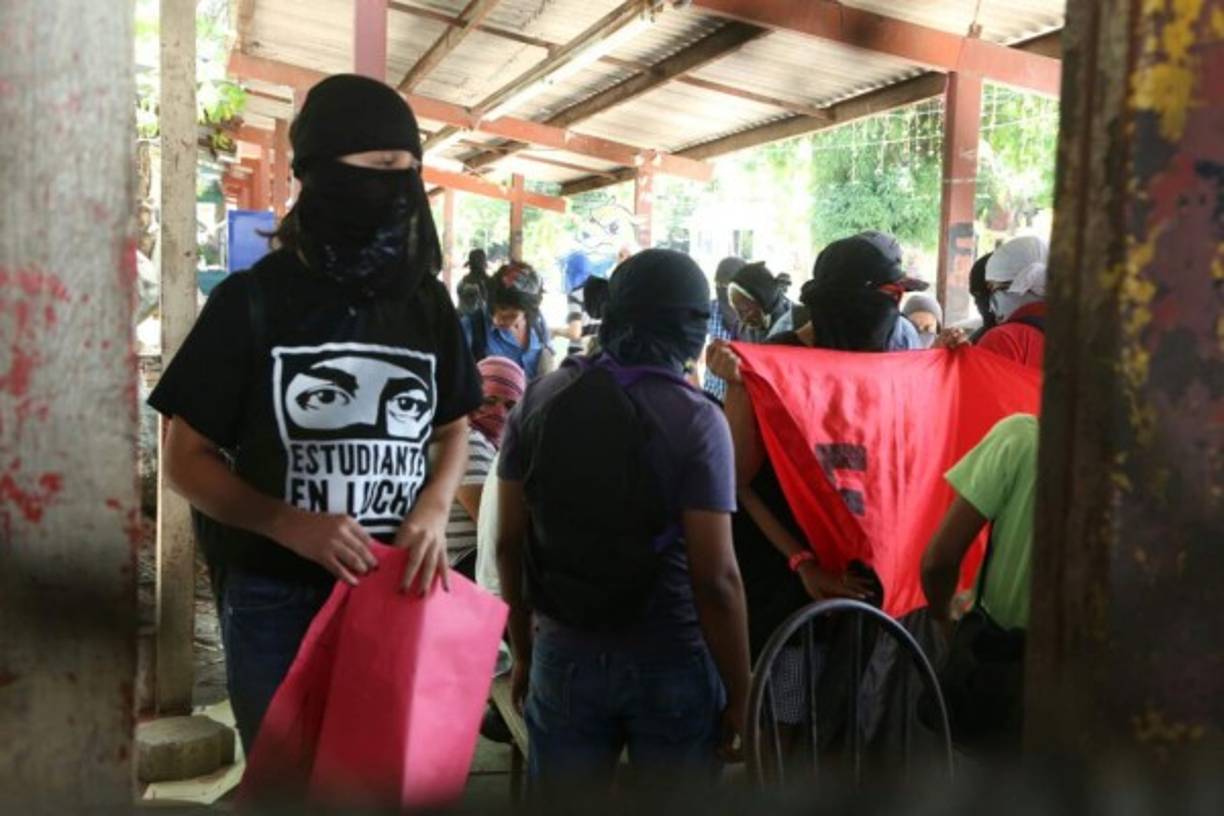 Estudiantes de la Unah-vs entregaron el recinto universitario luego de nueve días de mantenerla tomada.