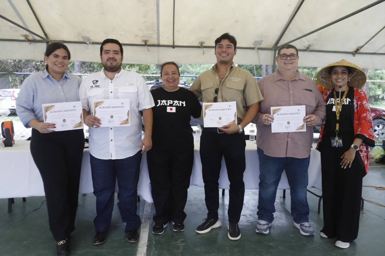 Lina Guzmán, Edgardo Alcántara, Rosibel Amador, Billy Fajardo, Nelson García y Joselin Cerrato