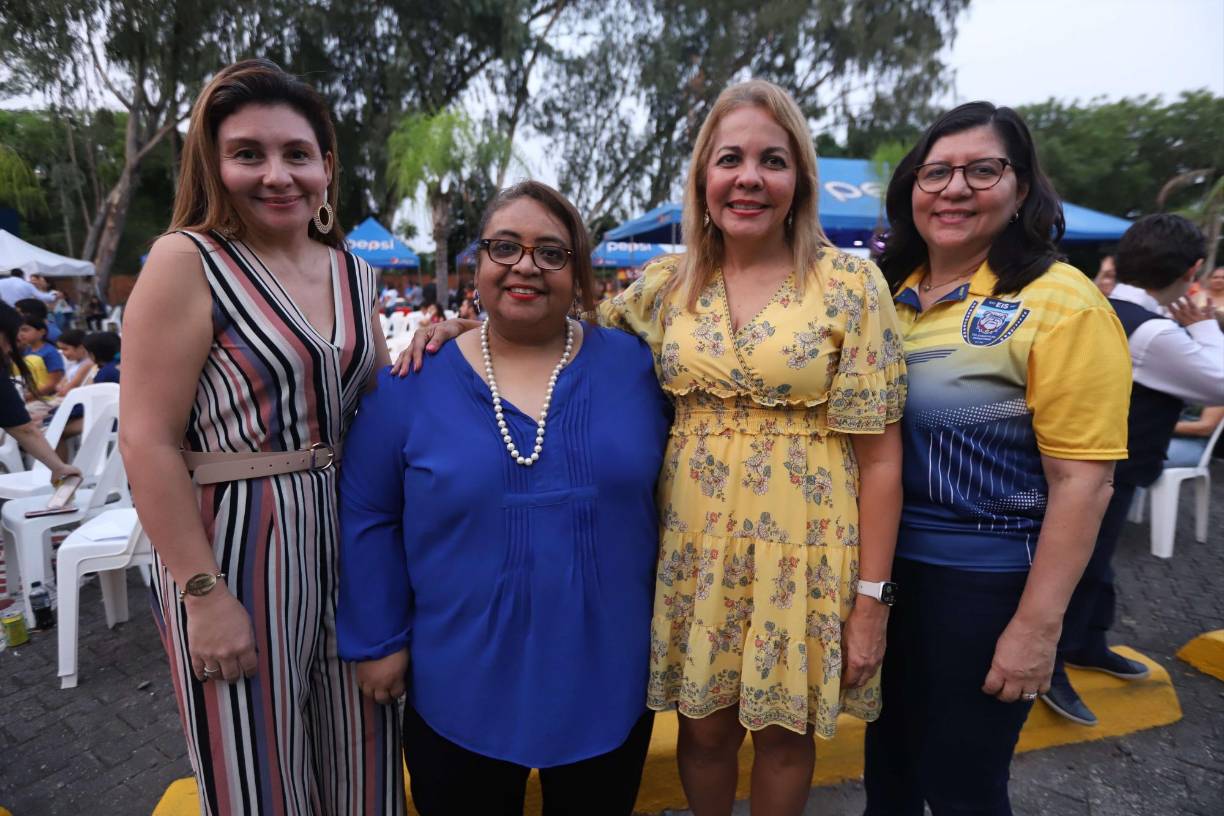 Déborah Andrade, Indira Flamenco, Dinora Murillo y Marla Panayotti 