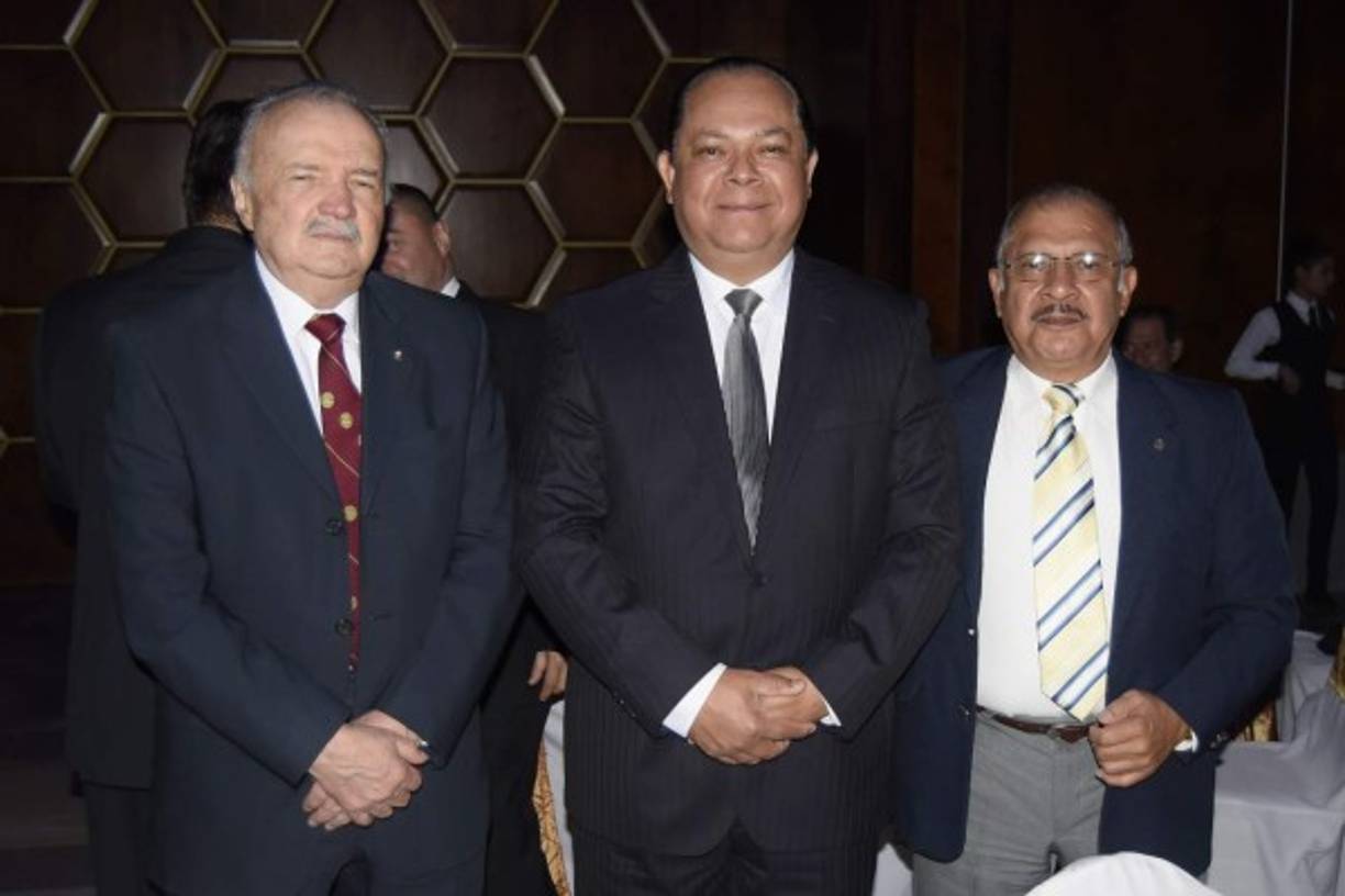 Mario Valdez, Augusto Valenzuela y Enrique Rosa.