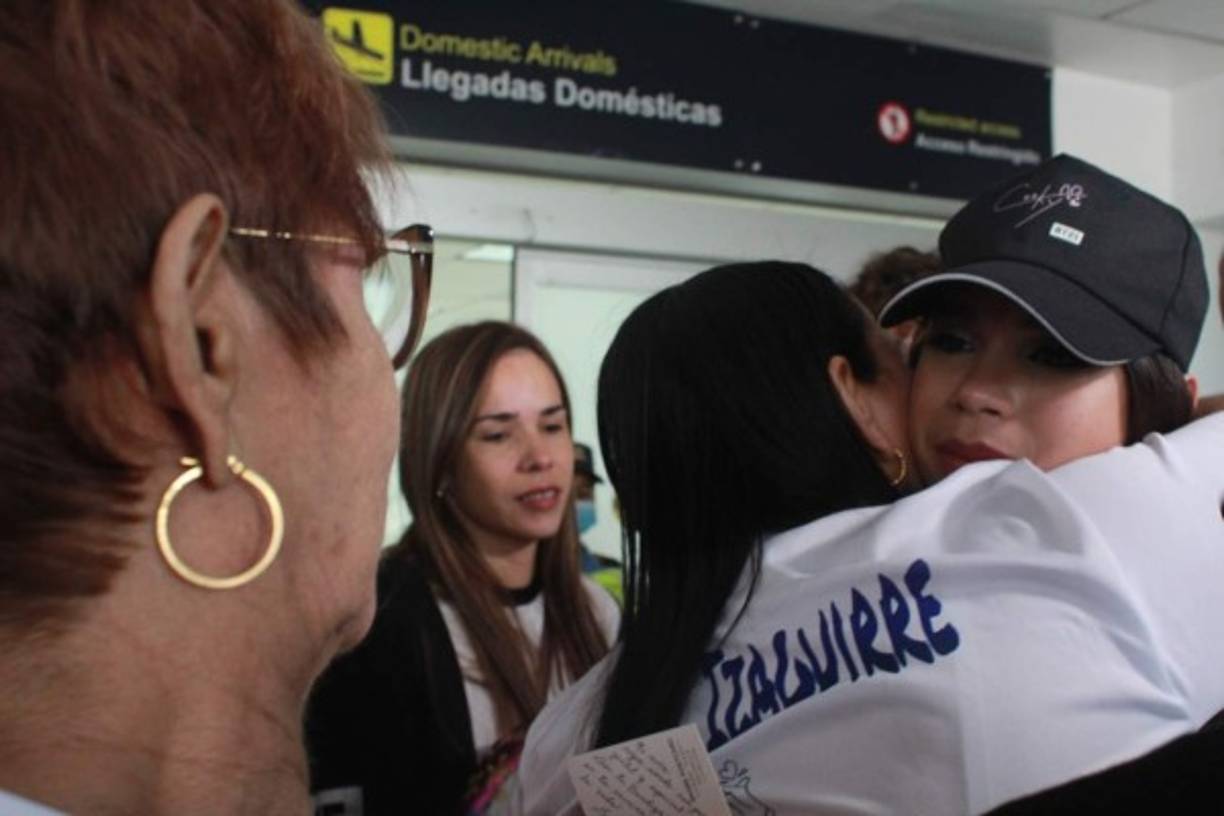 Angie fue recibida como una reina por sus fans que le han mostrado total apoyo antes y después de participar en el concurso musical mexicano.