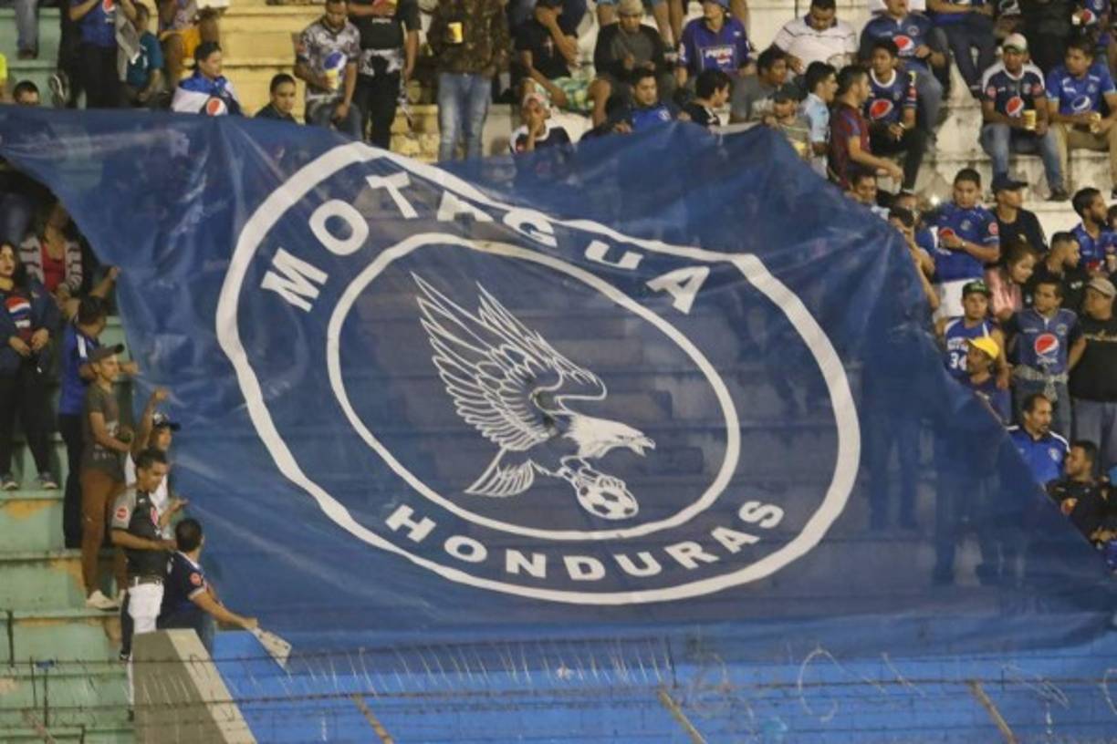 Un llenazo hubo en el estadio Nacional con los aficionados del Motagua.