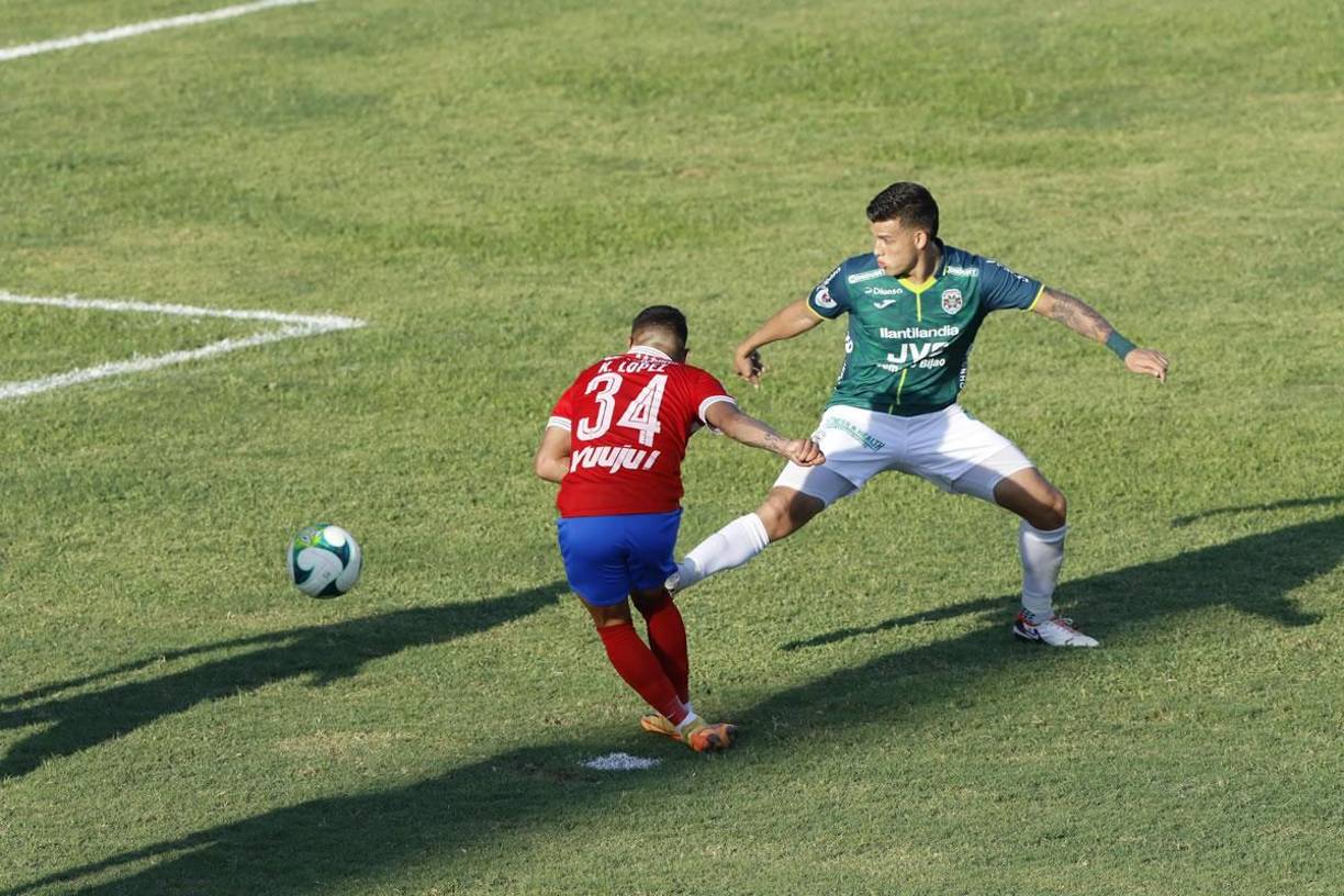 Secuencia del gol de Kevin López que le dio la victoria al Olimpia contra el Marathón. No pudo hacer nada André Orellana.