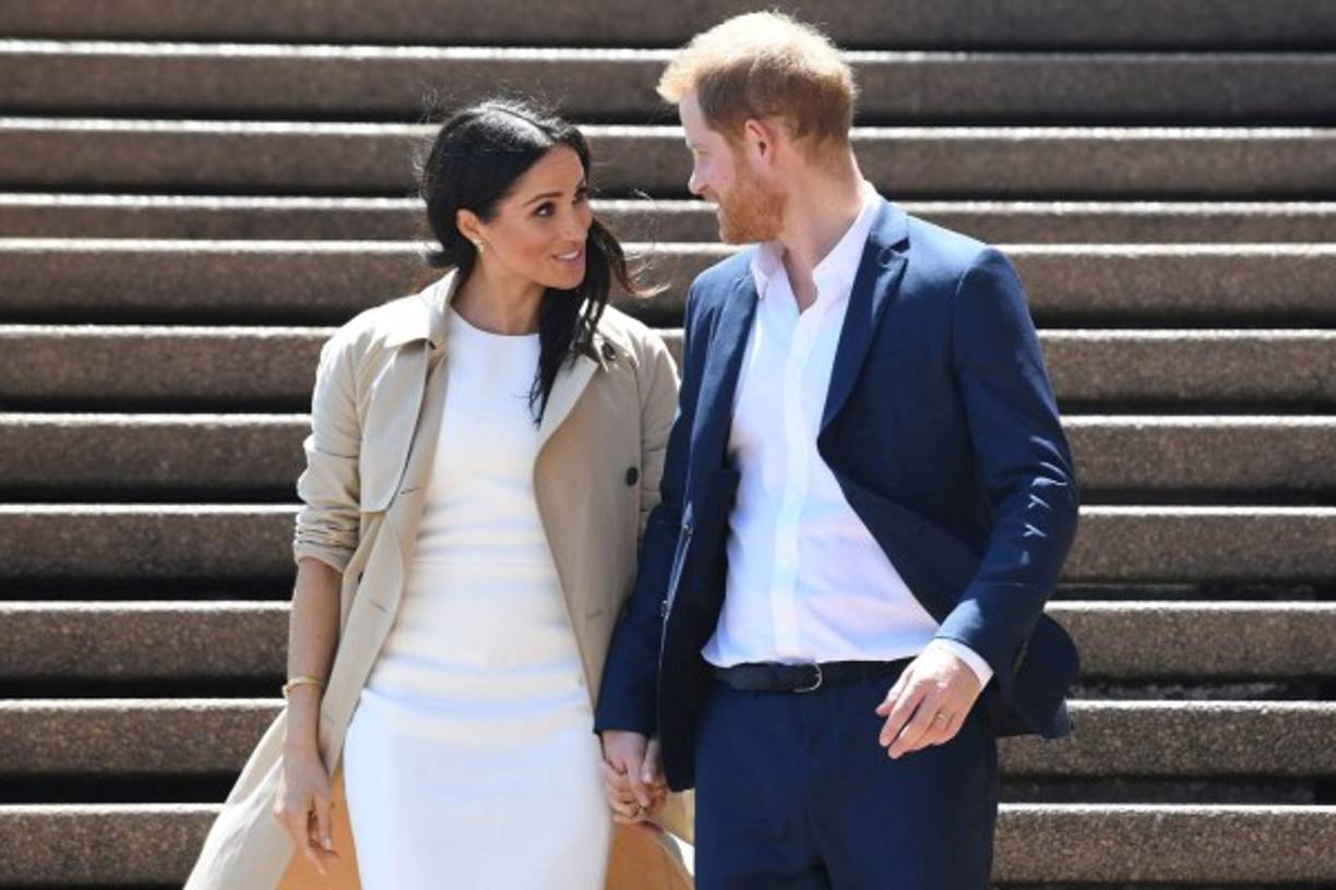 Los duques de Sussex anunciaron este lunes la llegada de su primer hijo, justo en el inicio de su gira por el Pacífico.