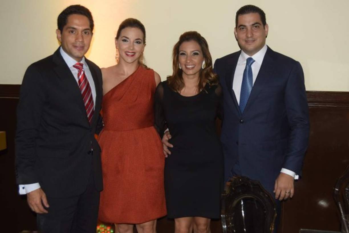 René y Kathia Yacamán con Esther y Daniel Canahuati.