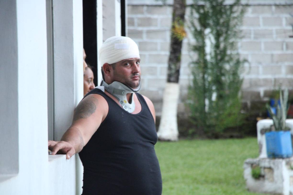 Los sobrevivientes del fatal accidente ocurrido el pasado domingo en Copán, en el que perecieron cuatro personas y casi una treintena resultó herida, quedaron varados en este departamento.