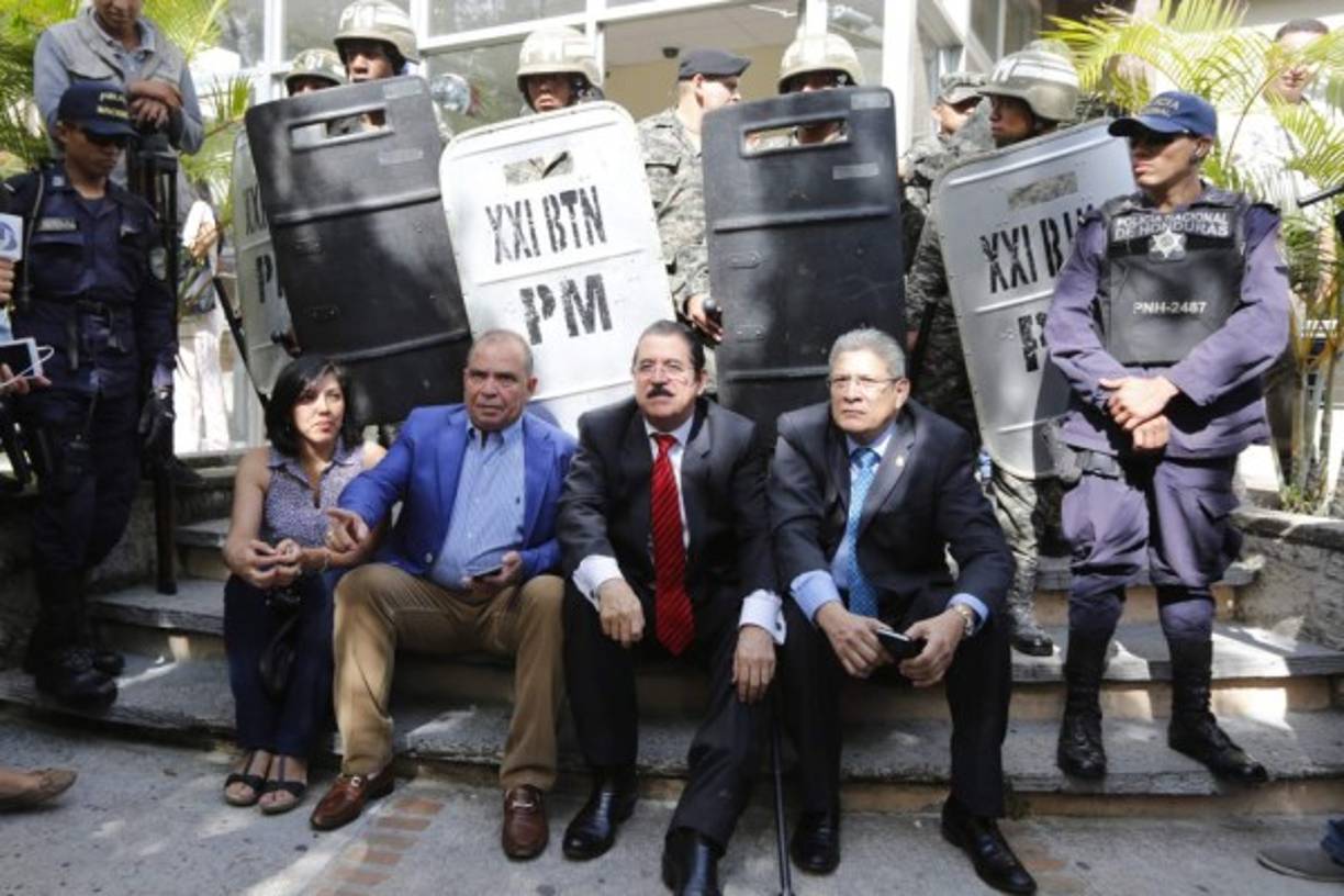 El escándalo más reciente de Mel Zelaya fue la intervención en un juicio contra el periodista David Romero el cual interrumpieron junto a diputados lo que fue calificado como una acción violenta contra el Poder Judicial.