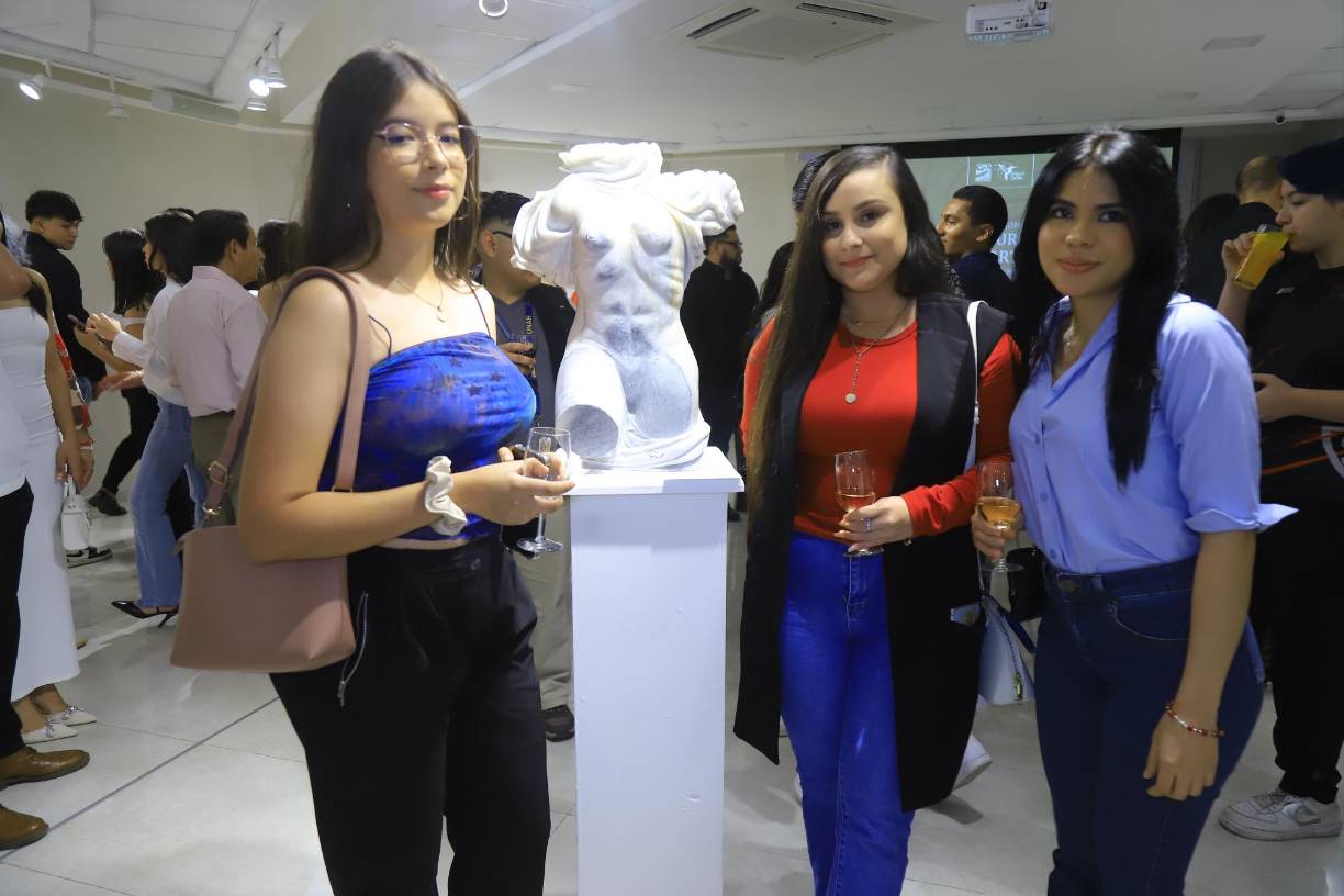 Alejandra Becker, Merary Santos y Arianee Quiroz