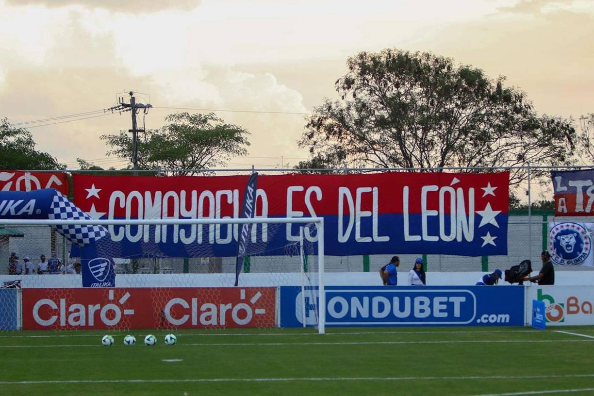 Lindas chicas y show de la Ultra Fiel: el ambiente del Olimpia-Marathón