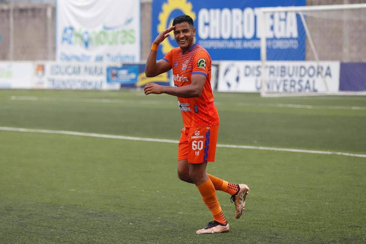 El inspector de policía y delantero William Moncada marcó el 1-0 de la UPN contra el Olimpia.