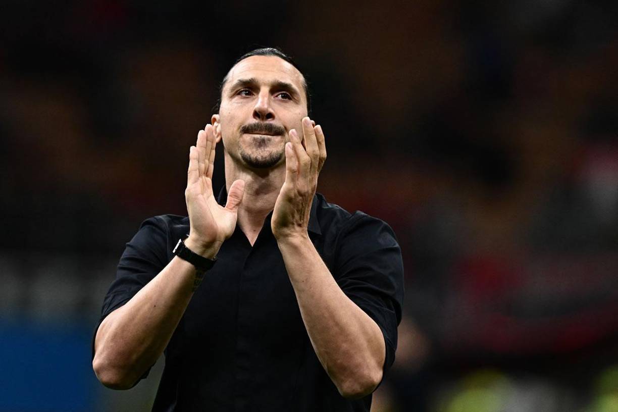 Zlatan Ibrahimovic - El delantero sueco anunció su retiro del fútbol este domingo, tras el último partido del AC Milan en la temporada de Serie A. “Es el momento de decir adiós al fútbol, no sólo a ustedes”, dijo el sueco de 41 años sobre el césped de San Siro. “Es muy difícil, siento muchas emociones dentro de mí. Forza Milan y adiós”.