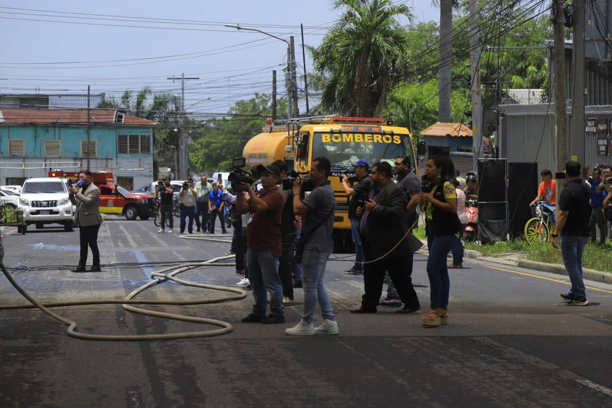 Dramático: llanto por el incendio de restaurante en San Pedro Sula