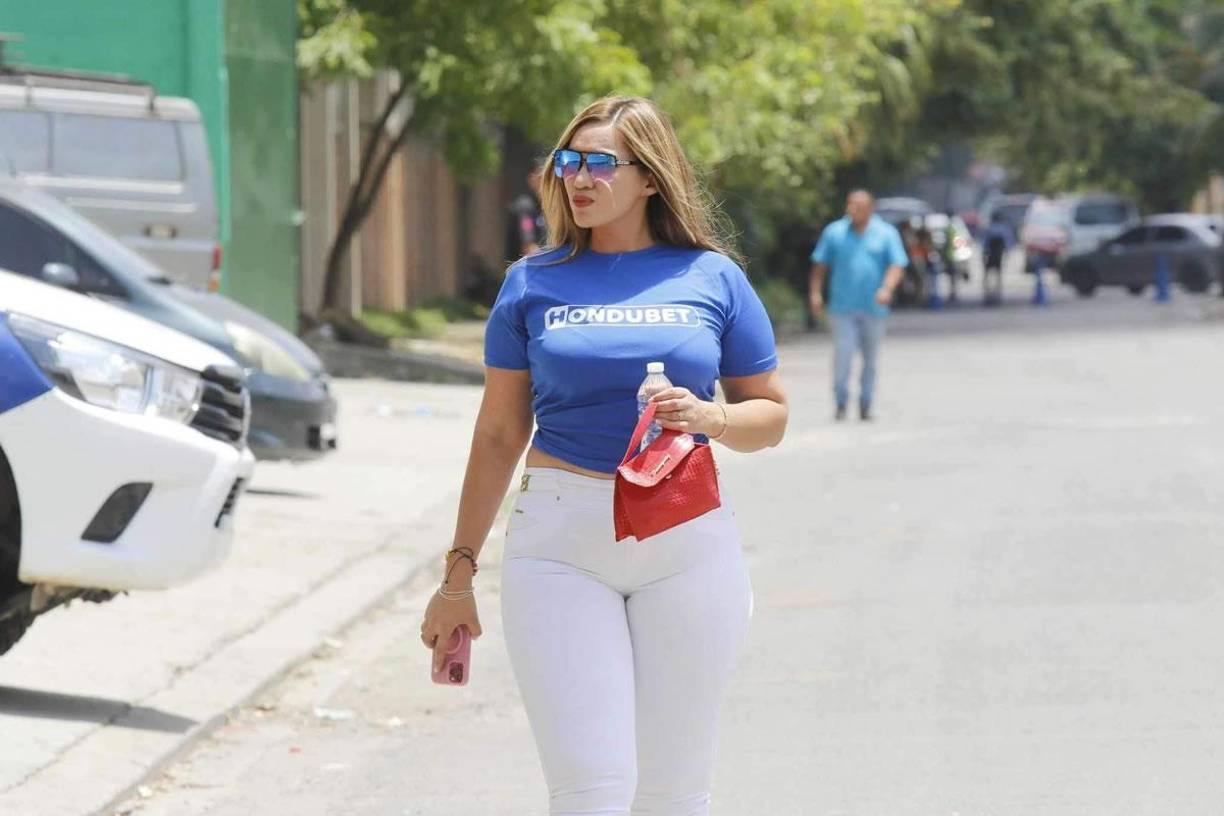 Las chicas que adornaron el derbi Marathón-Real España en el Yankel