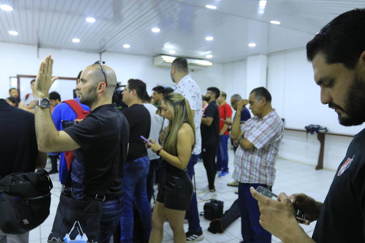 Varios periodistas hondureños y mexicanos acudieron a la rueda de prensa del Atlas en el estadio Olímpico.