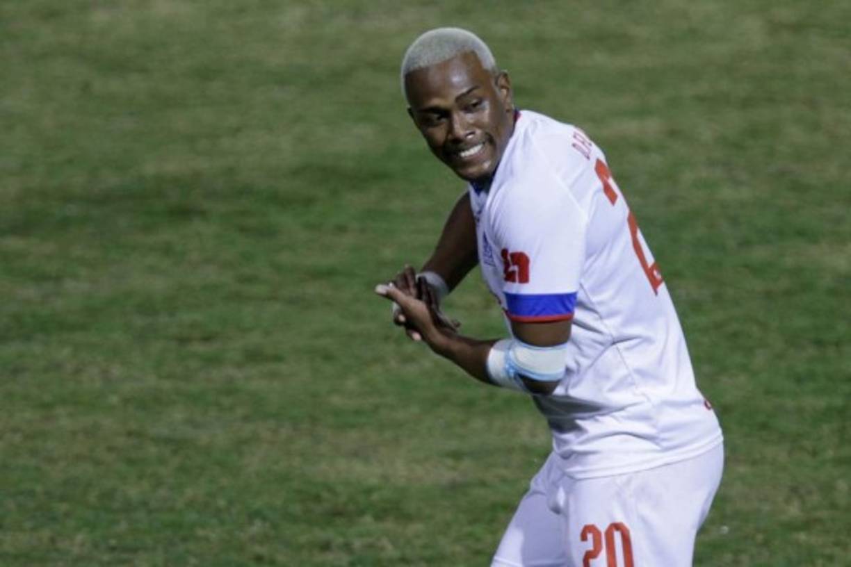 El festejo especial de Deiby Flores, como cargando un bebé, como celebraba el mítico brasileño 'Bebeto'.