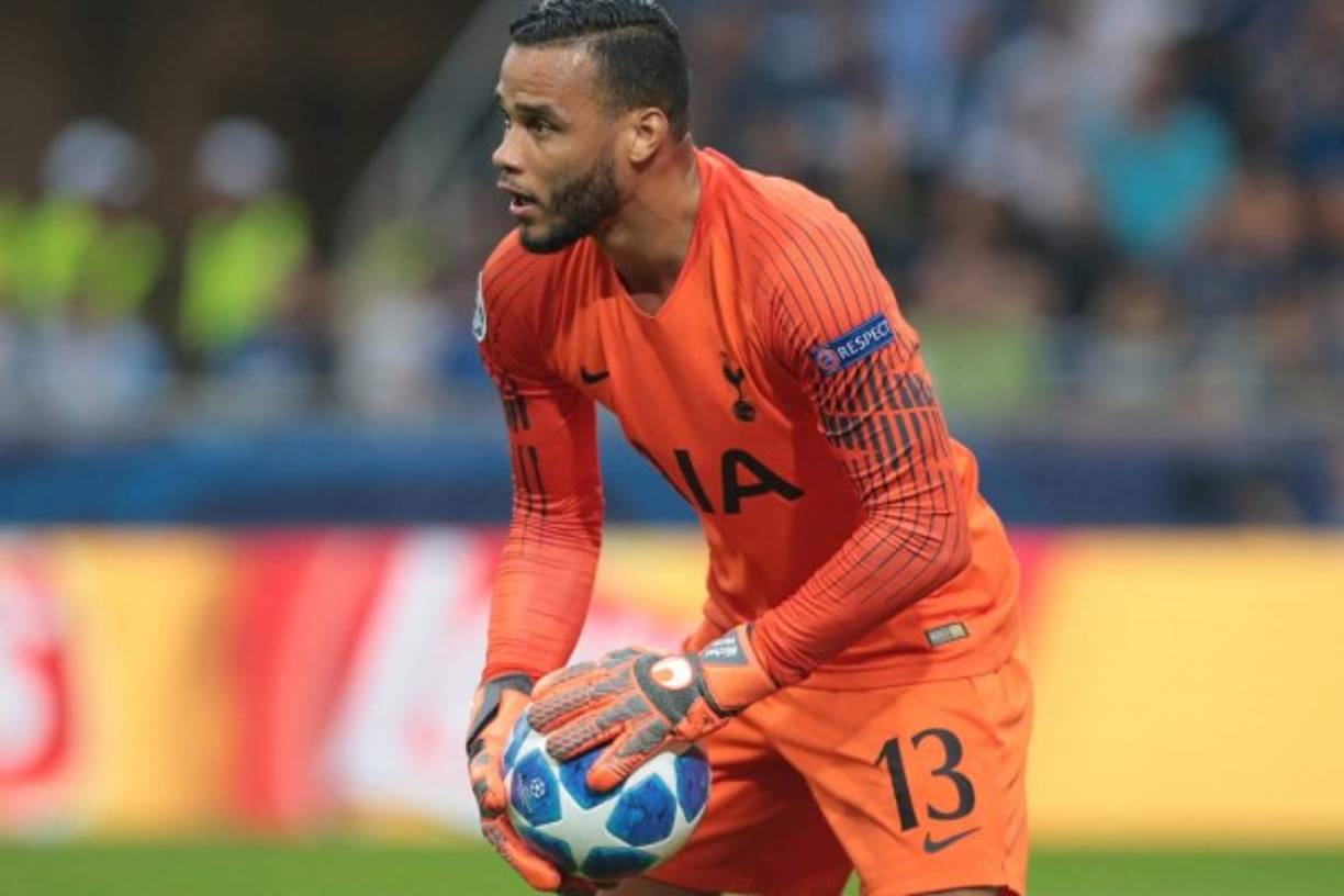 El Tottenham también anunció la renovación del poetro holandés Michel Vorm hasta el final de la campaña.